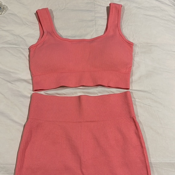 Ribbed Workout Set - Picture 4 of 9